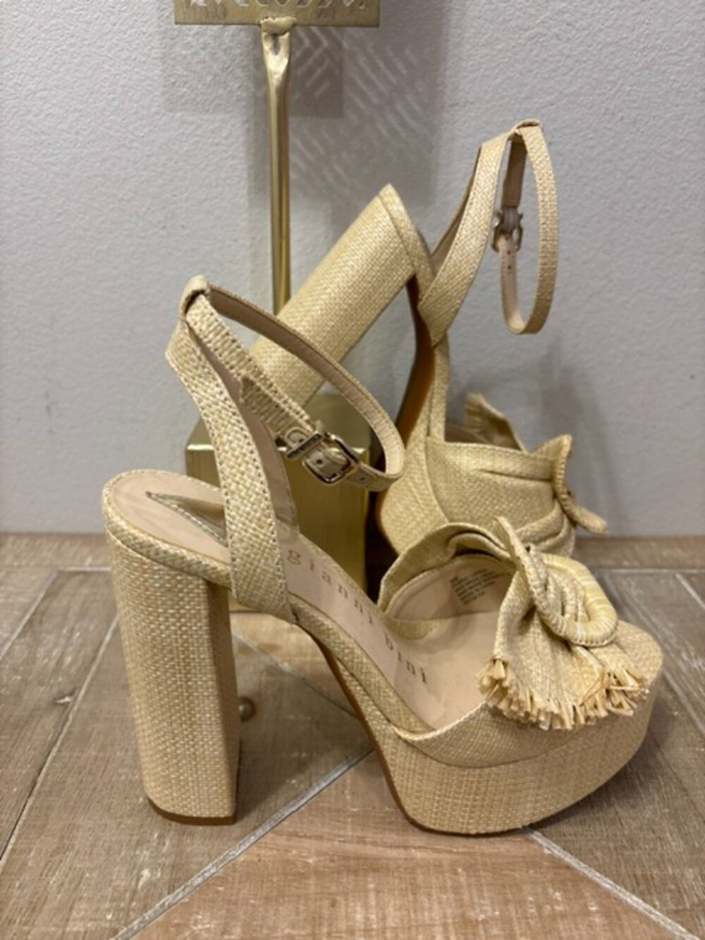 NWOT Gianni Bini Tobias Raffia Platform Sandals Fringe Sizes 7, 8, 8.5 - Picture 6 of 7